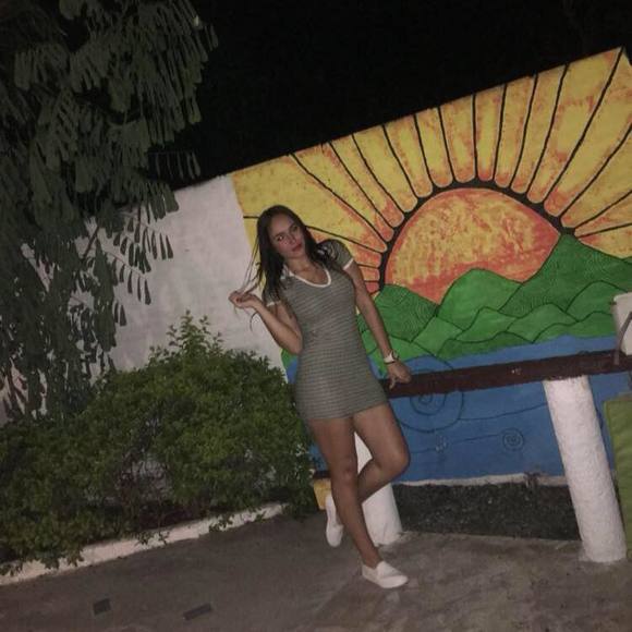 lauramv22_